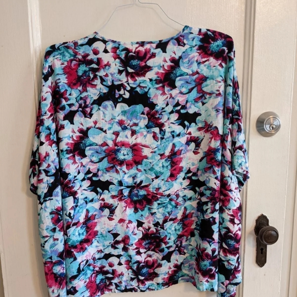 East 5th floral blouse Size M - Picture 5 of 8